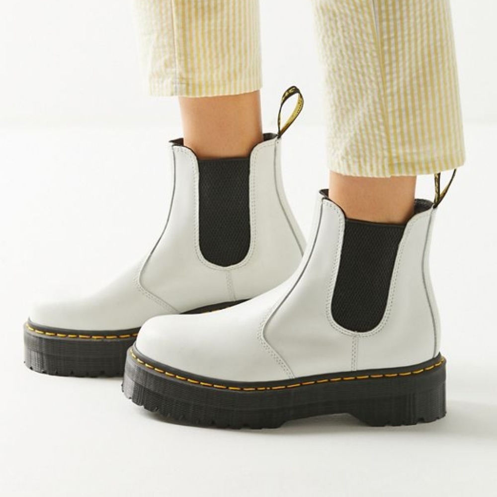 Dr. Martens 2976 Quad Chelsea Boot